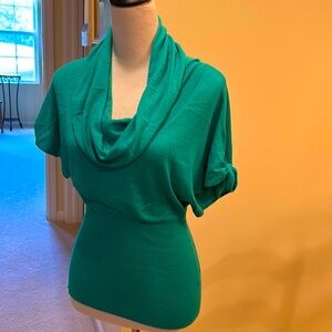 OneA lightweight sweater size small. NWT